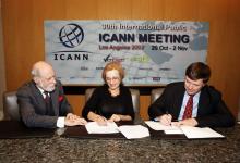 Potpisivanje ugovora sa ICANN-om, 29. 10. 2007.